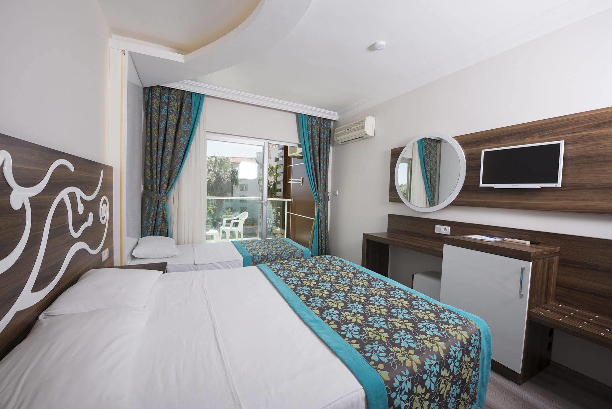 Kleopatra blue hawai hotel Alanya Bagian luar foto